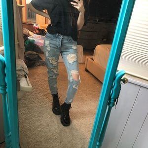 Brandy Melville distressed boyfriend Jean
